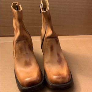 Block heel ankle boots